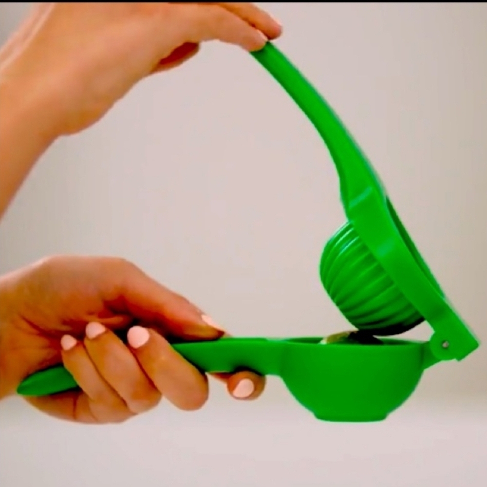 Green Citrus Squeezer - Picture 4 of 6